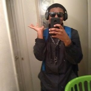 Meet your Posher, Derrick